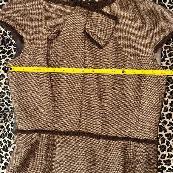 CAROLINA HERRERA: Old Elegance Brown Tweed Dress (v) - Picture 12 of 13